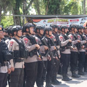 KERAHKAN 124 PERSONEL BRIMOB POLDA KALTENG AMANKAN PASKAH NASIONAL 2024