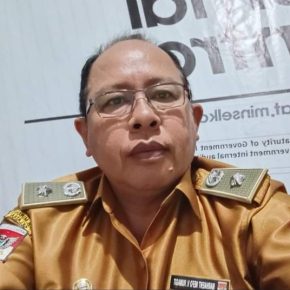 Pemdes Mopolo Esa Pasang Enam Titik Lampu Di Jalan Lorong Dengan Anggaran Dana Desa 2024