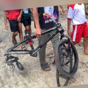Asyik bermain Sepeda Seorang Bocah Tewas Tersambar Kereta Api