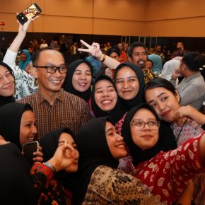 Penuh Haru dan Isak Tangis, Prof Zudan Tinggalkan Sulbar, dan Anggap Masyarakat Sulbar Adalah Keluarga Besar