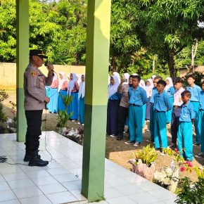Bentuk Kepedulian Kepada Generasi Muda, Kapolsek Talun Berikan Binluh Kepada SMPN 1 SATAP