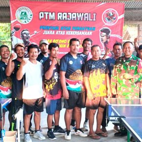 Galakan Hidup Sehat Sertu Yudi DP Babinsa Koramil 412-01/tbt Pos Way Kenanga Pererat Silaturahmi Dengan Pecinta Tenis Meja