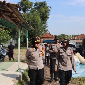 Kapolresta Sambang dan Gelar Jum’at Curhat di Pasar Sandang Tegalgubug