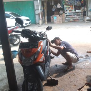 Keuntungan Usaha Bengkel Motor Abdul Rosyid, Pemuda Kreatif dari Desa Kemiri