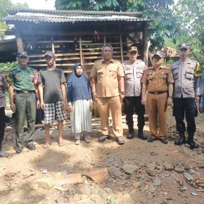 Kebahagian Warga Desa Kerandon Dapat Bantuan Bedah Rumah dari Polresta Cirebon