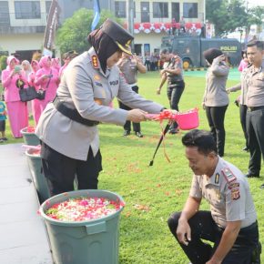 Kapolresta Cirebon Pimpin Upacara Korps Rapot Kenaikan Pangkat Periode Juli 2024