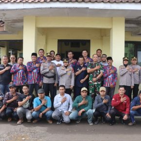 Polresta Cirebon Gelar Jum’at Curhat di Desa Bojong Kulon Kecamatan Susukan
