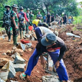 Sasar Kegiatan Fisik, Masuki Hari ke 3 TMMD ke 121 Kodim 0620/Kab Cirebon