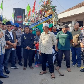 Pangkalan TNI AL Cirebon Dukung Pengamanan Pesta Laut (Nadran) dan Pelepasan Benih Rajungan Di Laut