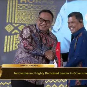 Terima Penghargaan CNN Indonesia Awards 2024, Yasonna H Laoly : Ini Betul-betul Surprise dan Membanggakan saya dan jajaran