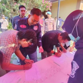 Ratusan Personel Polresta Cirebon Jalani Tes Urine