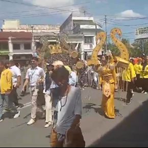 Ribuan Masyarakat Dampingi Basyarudin Nasution dan Erlis Afriyanti Pasangan Calon Walikota dan Wakil Walikota