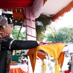 Pj Wali Kota Tebingtinggi Pimpin Upacara HUT RI Ke-79 Memakai Pakaian Adat Mandailing