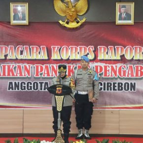 Tiga Personel Polresta Cirebon Mendapat Kenaikan Pangkat Pengabdian