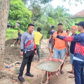 Lapas Narkotika Langkat Beserta Lapas Pemuda Langkat dan Stakeholder Desa Cempa Laksanakan Gotong Royong Perbaiki Jalan Rusak