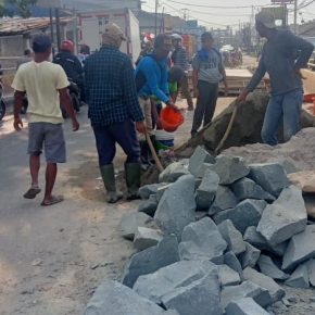 Proyek Betonisasi di Duga ada penyimpangan. tidak Transparasi di jalan kresek kecamatan Balaraja 