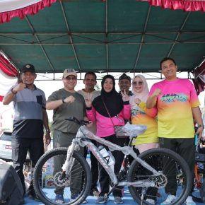 Bersama Erzaldi, Suasana Kegembiraan Warnai Acara Jalan Sehat Warga Air Itam
