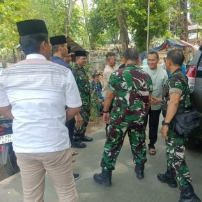 Danramil 0620-01/Gunung Jati dan Ketua Persit Ranting 02 Dampingi Danrem 063/SGJ Ziarah ke Makam Kramat Sunan Gunung Jati