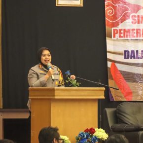 Kapolresta Cirebon Menjadi Narasumber Sinergitas Aparatur Pemda, Desa, TNI/POLRI, dan FKDM Kecamatan