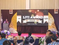 Kapolresta Cirebon Terima Penghargaan IJTI Cirebon Raya Award 2025     