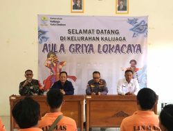 Babinsa Kelurahan Kalijaga Hadiri Pelatihan Penanggulangan Bencana Bersama Satlinmas