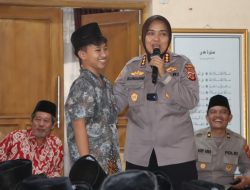 Kunjungi Ponpes Mu’allimin Mu’allimat Ciwaringin, Kapolresta Cirebon Sampaikan Ceramah Kamtibmas