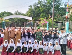 Ba Tuud Koramil 1402/Harjamukti Jadi Pembina Upacara di SDN Cadas Ngampar, Ajak Siswa Cegah Bullying dan Narkoba