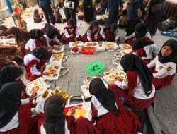 PLN Indonesia Power UBP Lontar Adakan Pelatihan Membatik di MI Al-Husna Desa Lontar