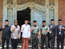 Dukupuntang, 26 Agustus 2025 – Komandan Kodim 0620/Kab. Cirebon dampingi Danrem 063/SGJ Hadiri Holaqoh Nasional dan Rakernas PK-Tren Indonesia