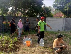 Babinsa Kesambi Dampingi KWT Kampung Melati Tanam Buah Naga dan Jagung