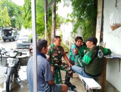 Babinsa Sunyaragi Gelar Binkomsos Bersama Ojol, Ajak Jaga Kondusifitas Kota Cirebon