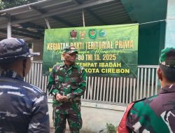 Personel TNI dan Warga Laksanakan Perehaban Mushola Nurul Amaliah dalam Rangka HUT ke-80 TNI
