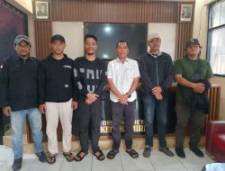 Kepala Desa Klebet Jamarudin Sambut Hangat Kunjungan Forum Jurnalis Kemiri