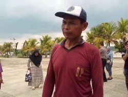Geram! Warga Desa Bantar Jati, Majalengka, Jawa Barat, Gelar Aksi Demo atas Penipuan Puluhan Milyaran Rupiah oleh Ari Triyono