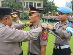 Empat Personel Terima Kenaikan Pangkat Pengabdian, Polresta Cirebon Gelar Upacara Korps Raport Penuh Haru