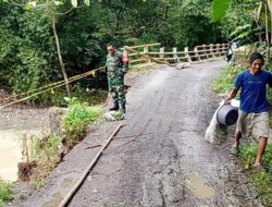 Babinsa Argasunya Tinjau Lokasi Tanah Longsor di Lebakngok