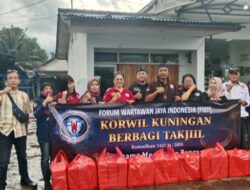 FWJI Korwil Kuningan Bagikan 500 Paket Takjil di Cilimus, Wujud Kepedulian di Bulan Suci Ramadhan