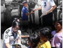 Imigrasi NTT bagikan buku dan alat tulis untuk anak-anak di perbatasan RI-Timor Leste